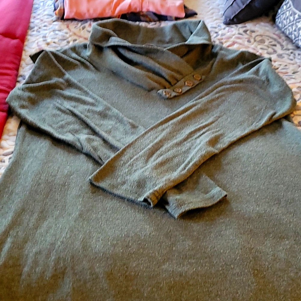 Green button neck tunic top